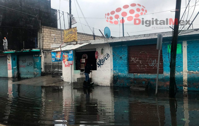 Comienzan inundaciones en San Mateo Atenco; alcanza agua 40 centímetros