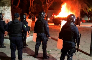 #Video: Tensión en Tepetlaoxtoc, pobladores piden les entreguen a delincuentes