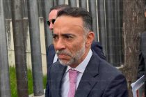 El alcalde seguirá en funciones tras mantener medidas cautelares durante el proceso penal