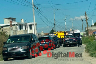 Al lugar acudieron policías municipales y estatales, así como paramédicos del Servicio de Urgencias del Estado de México (SUEM)