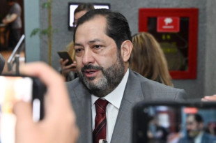 Francisco Vázquez durante la entrevista sobre la transición en la Codhem