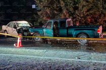 Un choque frontal entre un Nissan Tsuru y una camioneta Ford Ranger dejó tres personas fallecidas y un lesionado en la carretera Toluca–Temascaltepec.