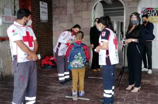 Detalló que esta nueva ola de contagios ha traído consigo varios casos de docentes y de alumnos enfermos