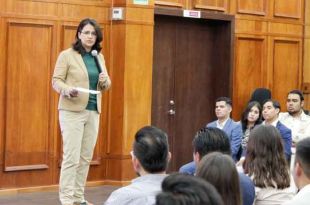 Paola Jiménez destacó su compromiso con la juventud y compartió sus experiencias, desde la UAEMéx hasta su posición actual.