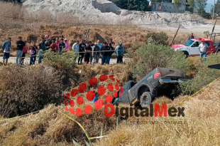 Paramédicos confirmaron el fallecimiento en el lugar; la Fiscalía mexiquense realizó el levantamiento del cuerpo.