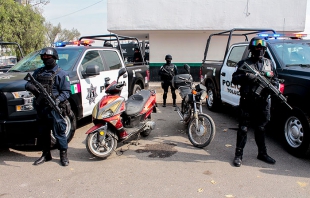 Capturan policías de Toluca a dos hombres por robo de autopartes