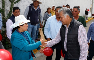 Inaugura alcalde Fernando Zamora calle Otzacatipan