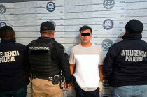 La madre de la víctima acudió al lugar al perder contacto con su hija y halló indicios del crimen.