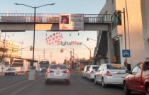 Colocan mantas en puentes peatonales de #Mexicaltzingo para localizar a mujer