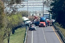 Automovilistas han reportado retrasos de hasta dos horas debido a las labores de remoción.
