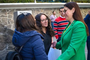 En su visita por la FCPyS, la aspirante universitaria recalcó que, la comunidad universitaria debe tener la certeza de convivir en entornos de paz y seguridad.