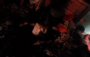 #Toluca: bomberos sofocan incendio en domicilio y descubren un cadáver entre los restos