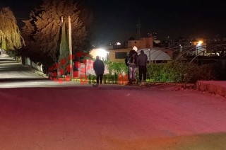 Al llegar, los agentes confirmaron que contenían partes humanas, posiblemente de un hombre.