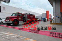 La fuga fue controlada minutos después y las actividades se normalizaron, con bomberos permaneciendo en el sitio para supervisión.