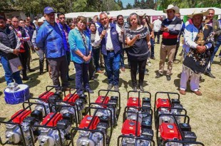 La mandataria mexiquense entregó más de 3.5 millones de pesos en apoyos y equipamiento a los ganadores del “Primer Concurso de Maíz Nativo y Amaranto”. 