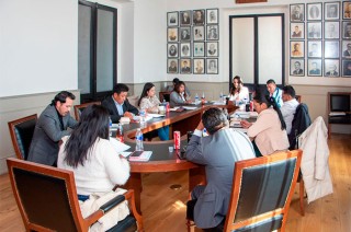 La nueva administración se comprometió a priorizar el desarrollo sostenible y las necesidades de los sectores más vulnerables.