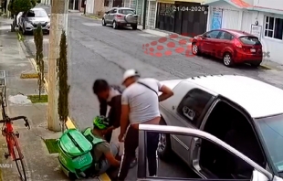 #Video #Toluca: intentan asaltar a repartidor y los detienen