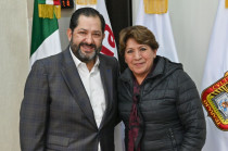 Delfina Gómez y Francisco Vázquez en el Palacio Legislativo