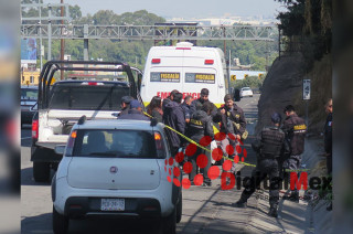 La víctima, de complexión robusta, vestía pantalón de mezclilla azul y una playera negra. Hasta el momento permanece en calidad de desconocido.