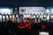 Alcaldes y alcaldesas durante la firma del convenio con IMSS-Bienestar en Santiago Tianguistenco.