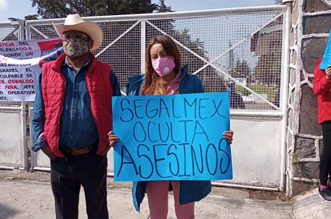 Los inconformes se presentaron frente a la empresa Segalmex, en Zinacantepec