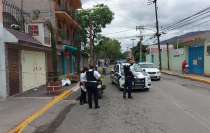 Un hombre fue baleado mientras comía afuera de un domicilio de la calle Emiliano Zapata, en la colonia San Juan Ixhuatepec, en Tlalnepantla