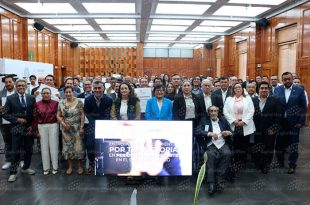 Más de 40 comunicadores fueron distinguidos por el Congreso local por su labor en el periodismo deportivo, en un hecho inédito en el Estado de México.