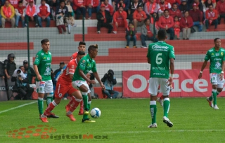 León "mordió" al Diablo en el propio "infierno"