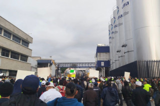 Empleados de Alpura protestan por abusos laborales