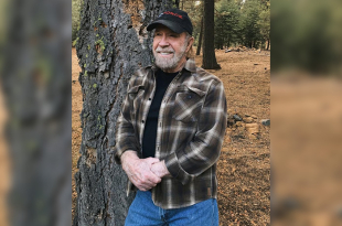 Chuck Norris, ícono del cine de acción y las artes marciales, falleció a los 86 años, dejando un legado que marcó a generaciones.