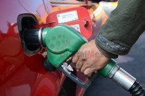 La presidenta de México, Claudia Sheinbaum Pardo, informó que este acuerdo fijará el precio máximo de la gasolina Magna en 24 pesos.