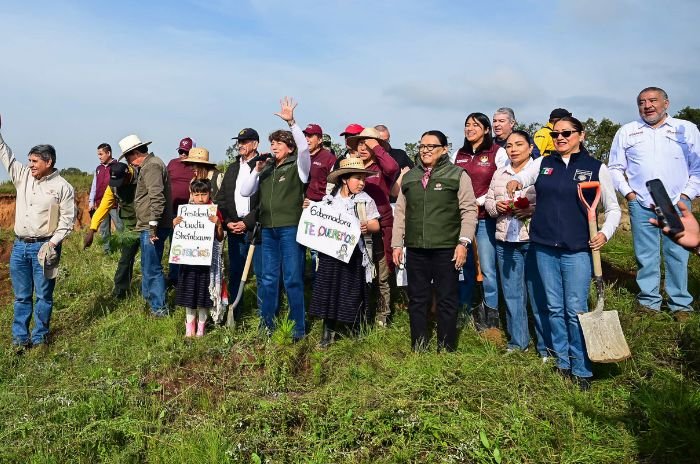 Delfina Gómez encabezó en Temoaya la Jornada Nacional de Reforestación.