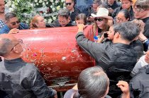 Familiares, amigos y habitantes de Tonatico acompañaron a César Hernando Fuentes Domínguez hasta el panteón municipal, donde recibió el último adiós.