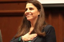 La aspirante a la Rectoría calificó como un exceso la solicitud de documentos no contemplados en la convocatoria y confía en revertir la decisión de la Comisión Especial Electoral