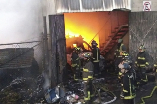 #Video: Fuerte incendio provoca movilización de Bomberos en Ecatepec