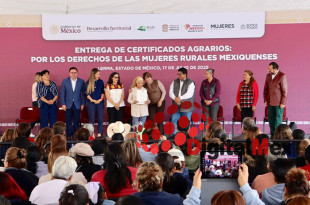  La gobernadora Delfina Gómez encabezó la entrega de certificados agrarios en Lerma, como parte del compromiso federal de reconocer a 150 mil mujeres del campo en todo el país.