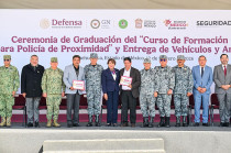 La gobernadora Delfina Gómez preside la ceremonia de graduación de 143 nuevos policías de proximidad en Huehuetoca.