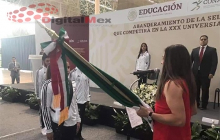 Abanderamiento de los universitarios que van a la Universiada Mundial 2019