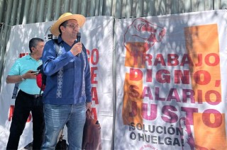 La movilización a la Ciudad de México estuvo encabezada por el Secretario General del STAUACh, Saúl Castañeda Díaz, quien acusó falta de transparencia.