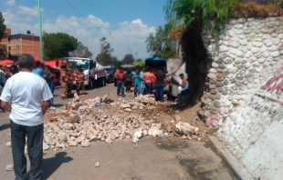 Cae barda sobre mujer y su hijo de 4 años, en #Ecatepec; ella muere